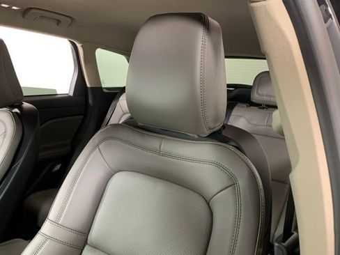 Used 2026 Lincoln Corsair Premiere FWD image 18