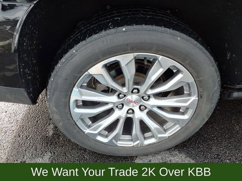 Used 2022 GMC Yukon XL Denali w/ Denali Premium Package image 27