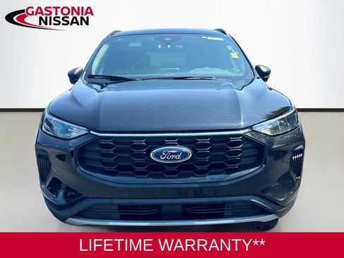 Used 2025 Ford Escape ST-Line FWD image 2