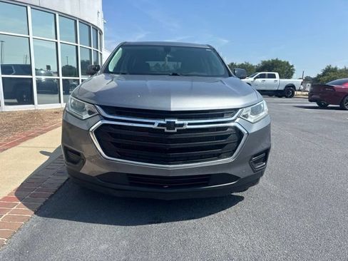 Used 2021 Chevrolet Traverse LS FWD image 3
