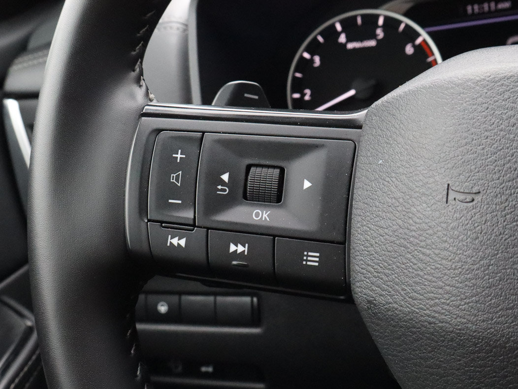 Used 2025 Nissan Rogue SV FWD image 26