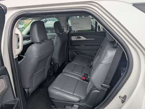 New 2026 Ford Explorer Active w/ Active Comfort Package AWD/4WD image 9