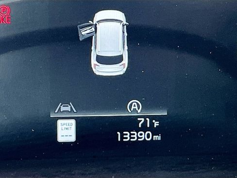 Used 2025 Kia Telluride EX w/ EX Captain's Chair Package FWD image 12