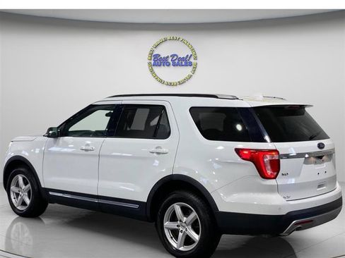 Used 2016 Ford Explorer XLT AWD/4WD image 3