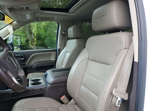 Used 2016 GMC Sierra 2500 Denali w/ Duramax Plus Package AWD/4WD image 16