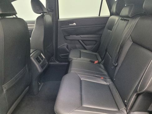 Used 2020 Volkswagen Atlas Cross Sport SE image 18