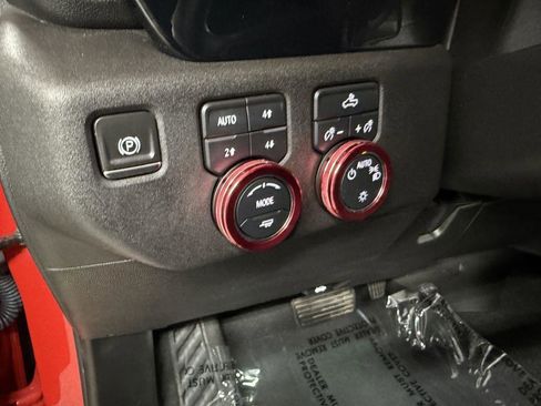 Used 2024 Chevrolet Silverado 1500 LT w/ Z71 Off-Road Package image 15