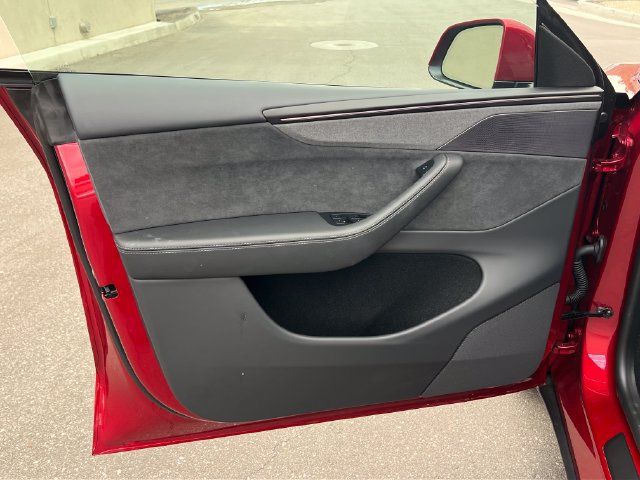 Used 2026 Tesla Model Y Long Range AWD/4WD image 25