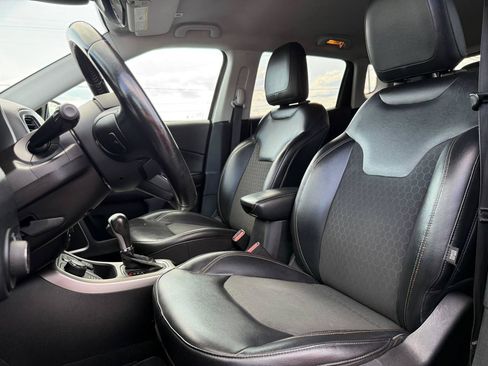 Used 2018 Jeep Compass Latitude w/ Popular Equipment Group AWD/4WD image 10
