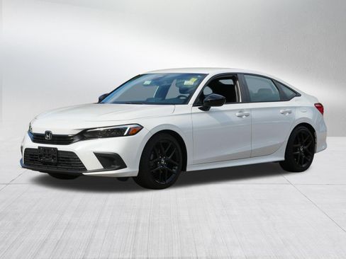 Used 2024 Honda Civic Sport image 3