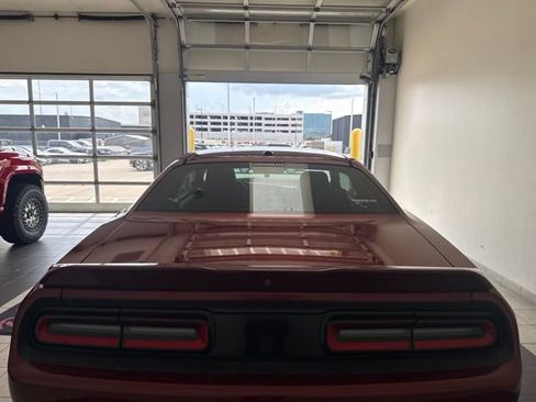 Used 2019 Dodge Challenger SXT RWD image 6
