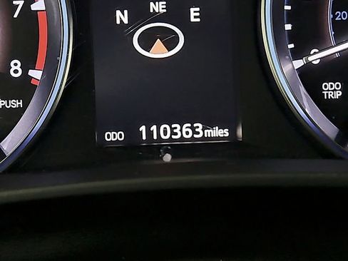 Used 2016 Toyota Highlander XLE image 22