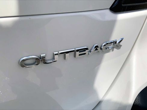 Used 2024 Subaru Outback Limited AWD/4WD image 9