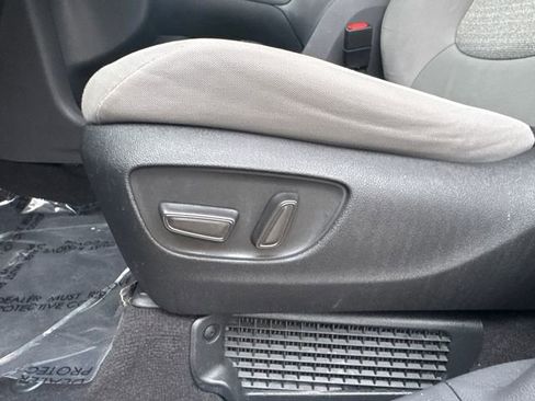 Used 2022 Toyota Sienna LE image 38