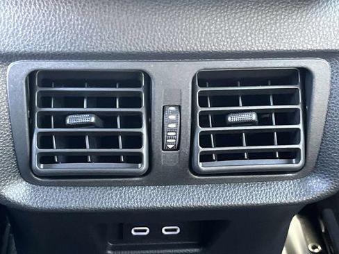 Used 2023 Toyota Venza Limited AWD/4WD image 18