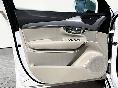 Used 2024 Volvo XC90 B5 Core w/ Protection Package Premier image 18