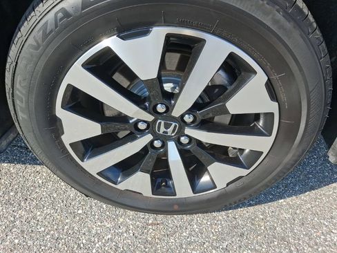 Certified 2025 Honda Odyssey EX-L image 13