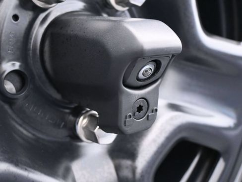 Used 2024 Jeep Wrangler Unlimited Sport AWD/4WD image 28
