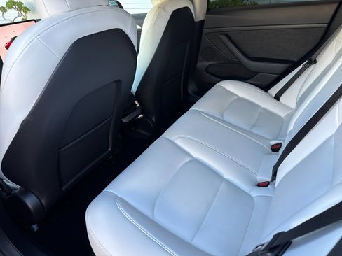 Used 2022 Tesla Model 3 Long Range image 12