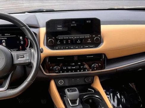 Used 2021 Nissan Rogue Platinum FWD image 6