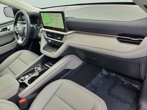 New 2025 Ford Explorer Active w/ Active Comfort Package image 18