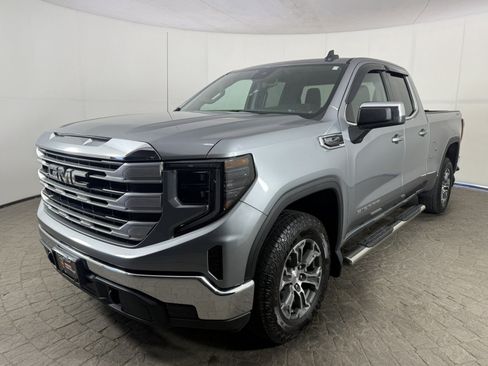 Used 2023 GMC Sierra 1500 SLE w/ X31 Off-Road Package AWD/4WD image 3
