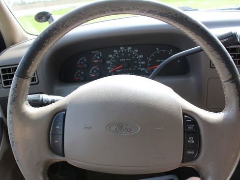 Used 2001 Ford F350 Lariat image 26