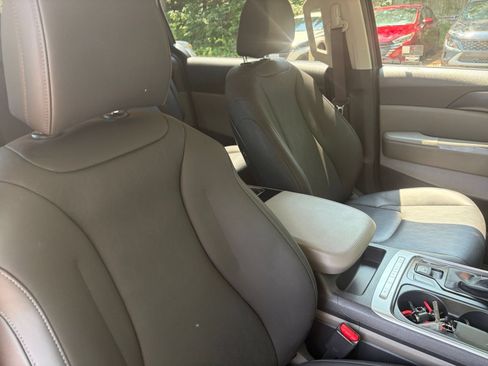 Used 2026 Kia Carnival FWD image 38