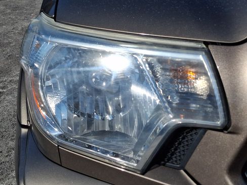 Used 2015 Toyota Tacoma 4x4 Double Cab w/ TRD Sport Package image 9