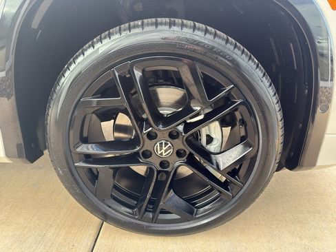 New 2026 Volkswagen Tiguan SE R-Line image 19
