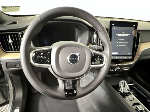 Used 2026 Volvo XC60 B5 Core AWD/4WD image 11