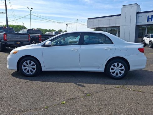 Used 2011 Toyota Corolla LE FWD image 4