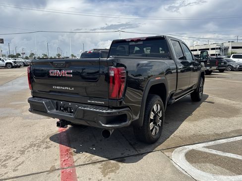 Used 2025 GMC Sierra 2500 Denali w/ Denali Reserve Package AWD/4WD image 10