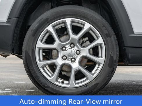 Used 2023 Jeep Compass Latitude AWD/4WD image 9