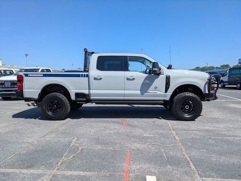New 2026 Ford F250 Lariat w/ Black Appearance Package image 3