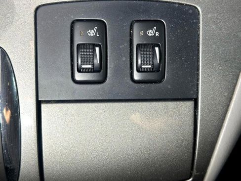 Used 2010 Toyota Sienna XLE image 24