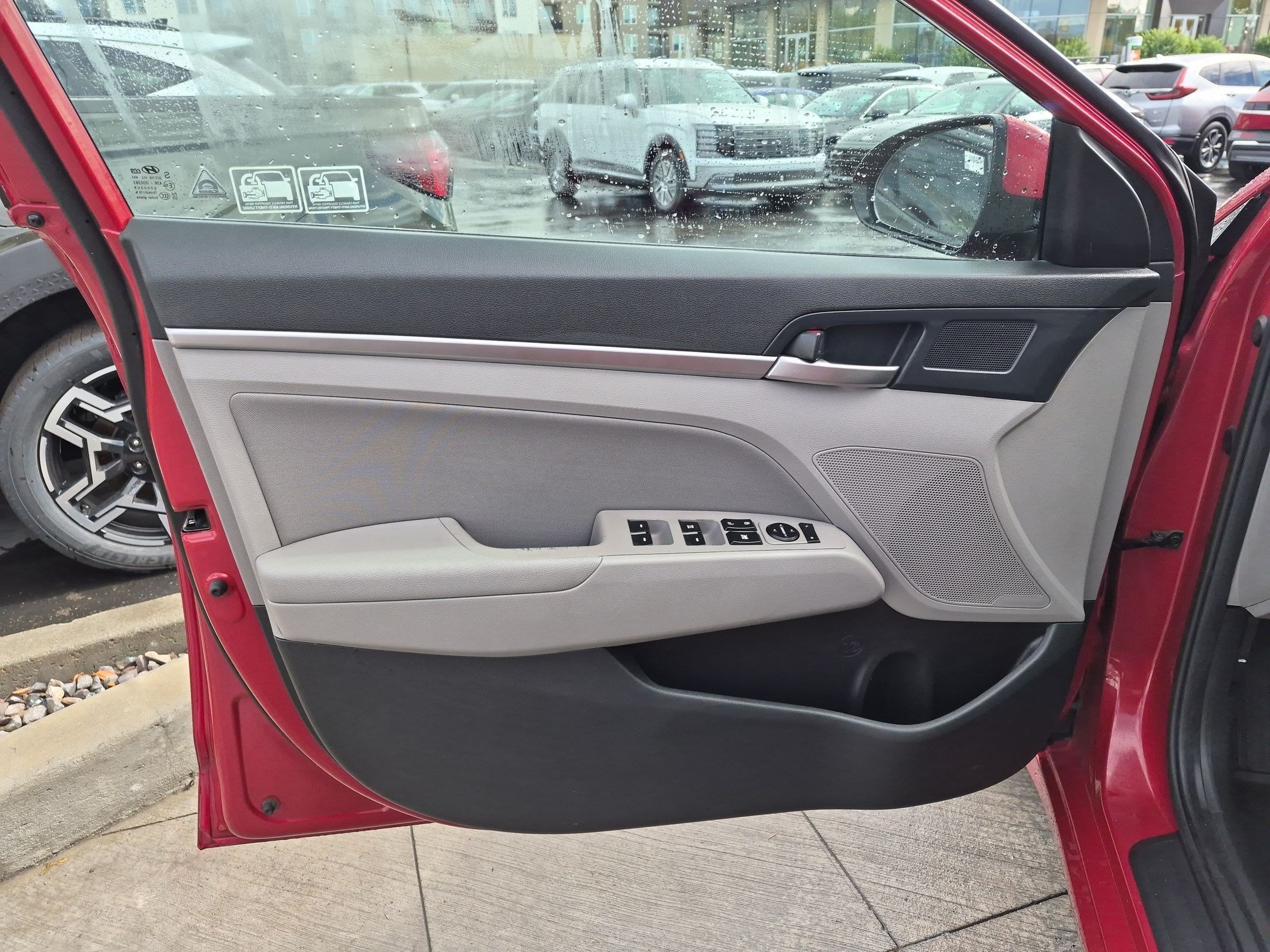 Used 2020 Hyundai Elantra SEL FWD image 13