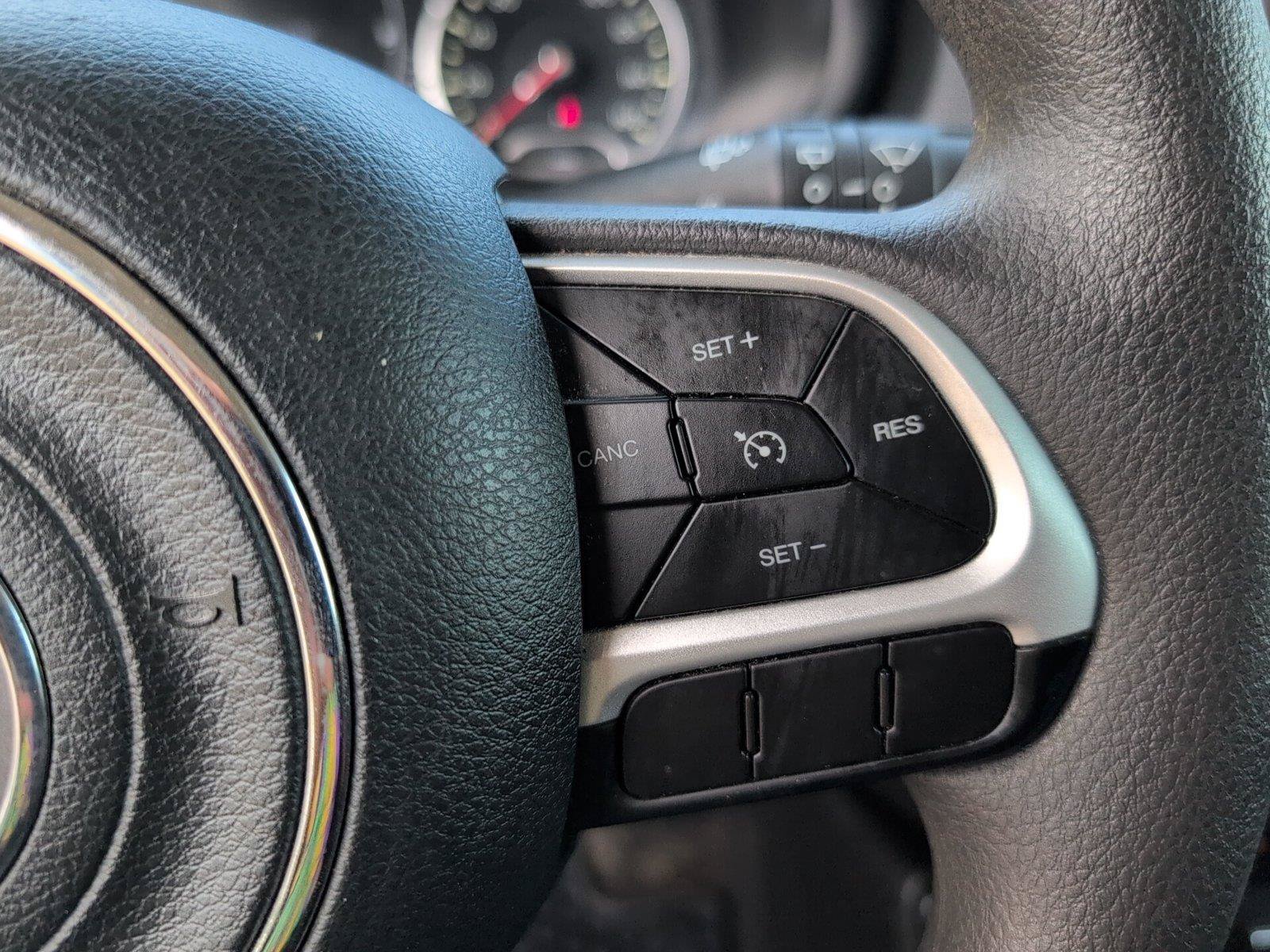 Used 2023 Jeep Renegade Latitude AWD/4WD image 28