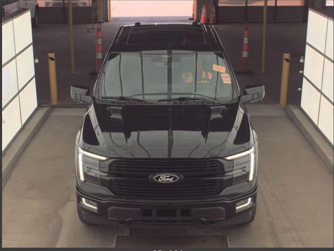 Used 2024 Ford F150 Platinum w/ Equipment Group 702A High AWD/4WD image 3