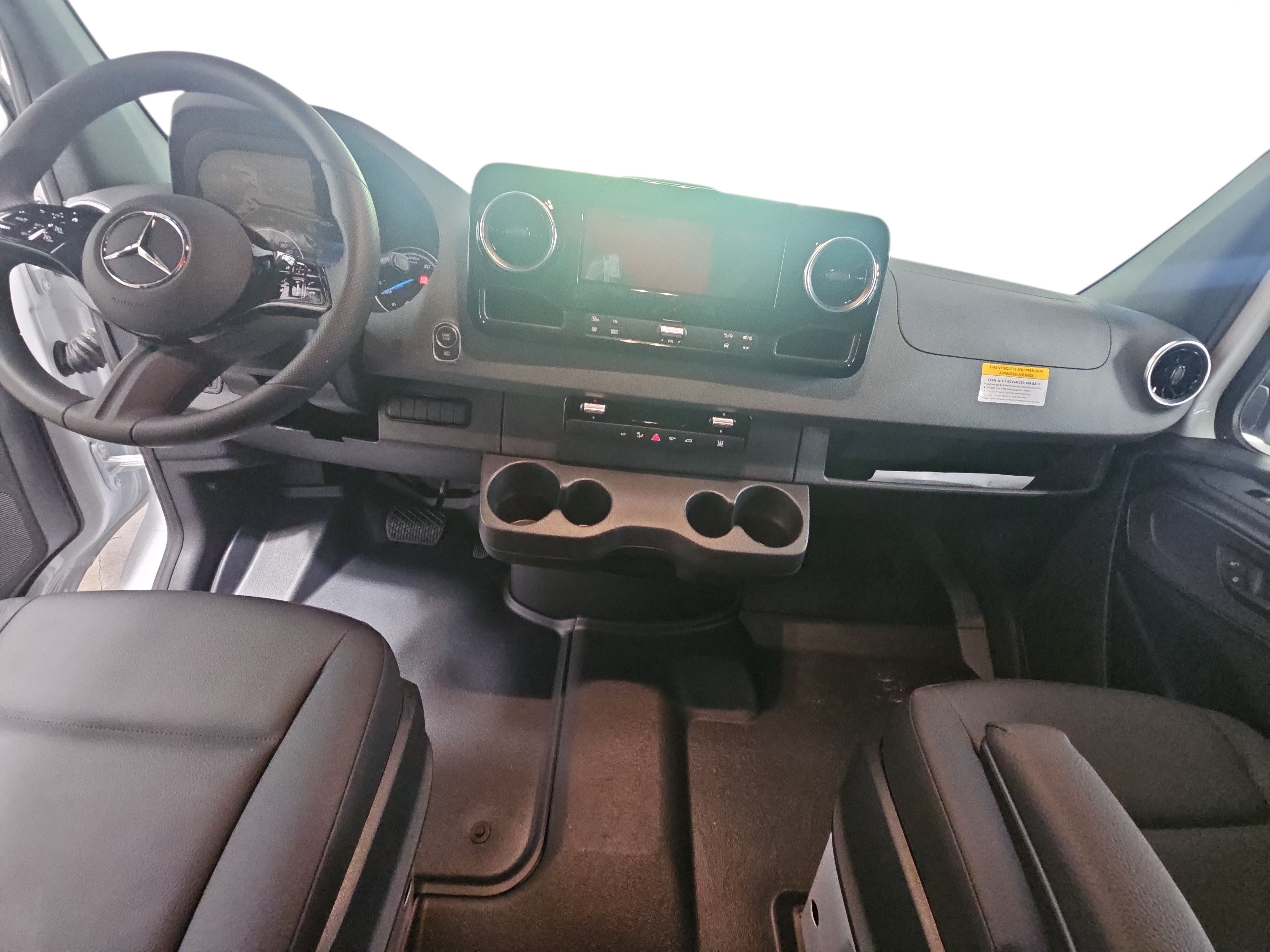 New 2025 Mercedes-Benz eSprinter 170 Cargo image 9