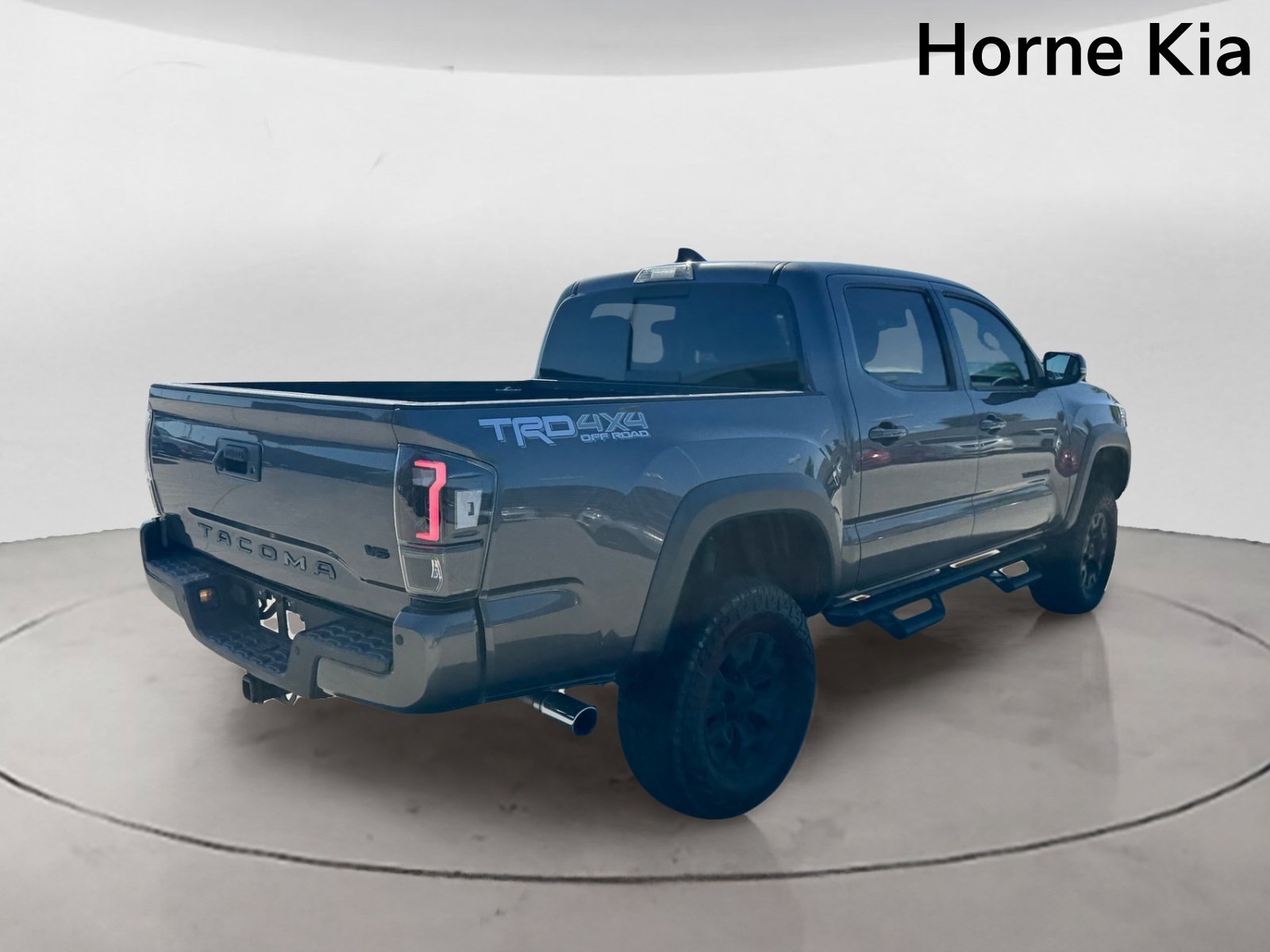 Used 2020 Toyota Tacoma TRD Off-Road w/ Technology Package AWD/4WD image 4