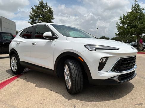 Used 2025 Buick Encore GX Preferred FWD image 4