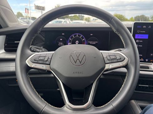 Used 2026 Volkswagen Tiguan SE FWD image 29