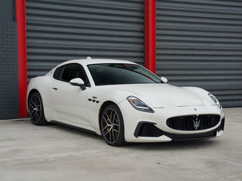 Used 2024 Maserati GranTurismo Trofeo AWD/4WD image 6