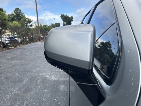 Used 2023 Cadillac Escalade ESV V image 34