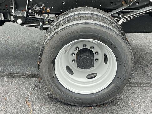 New 2026 Ford F550 4x4 Supercab Super Duty image 21