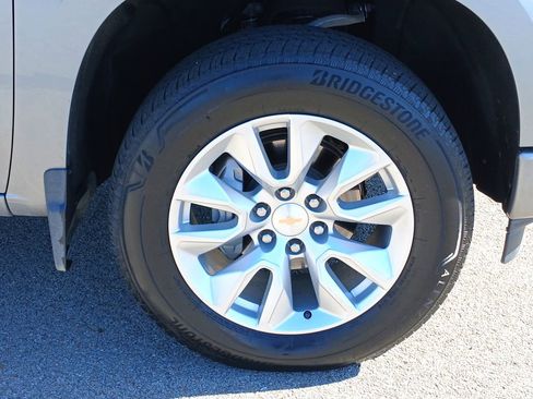 Used 2025 Chevrolet Silverado 1500 Custom image 34