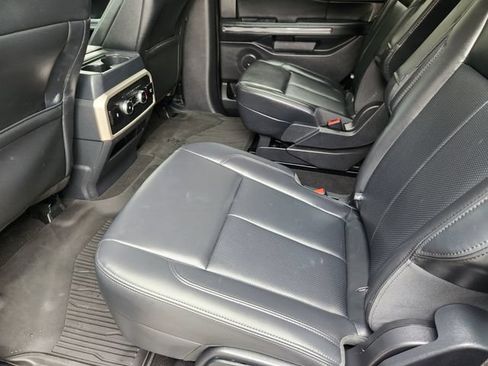 Used 2024 Ford Expedition XLT RWD image 30