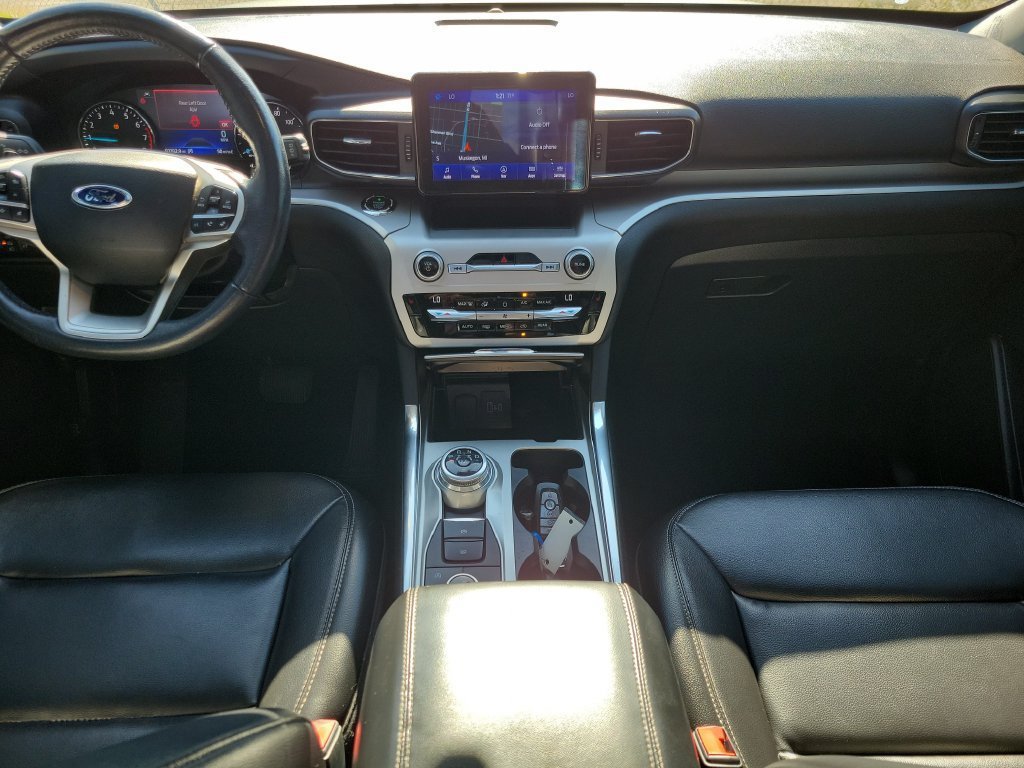 Used 2020 Ford Explorer XLT w/ Equipment Group 202A AWD/4WD image 15
