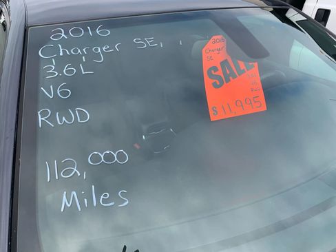 Used 2016 Dodge Charger SE image 3
